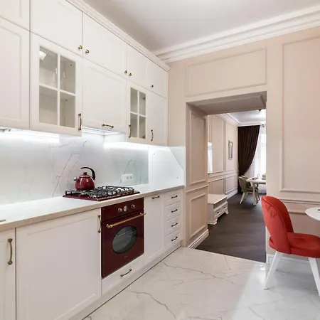 39 Svobody Avenue Apartman